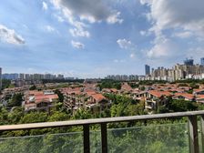 西平香榭里中间楼层毛坯五房,南北对流,景观视野开阔,急售好谈