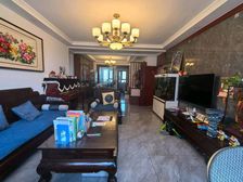 万达北 河畔精装修三室双卫 中上楼层 阳光假日多套房源随时看