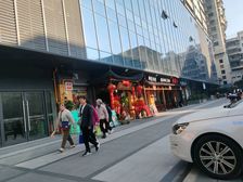 高性价带租旺铺!餐饮旺铺43.65平月租3077!售58万