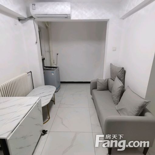 紧邻雨润发和壹公里超市,卓越幼儿园