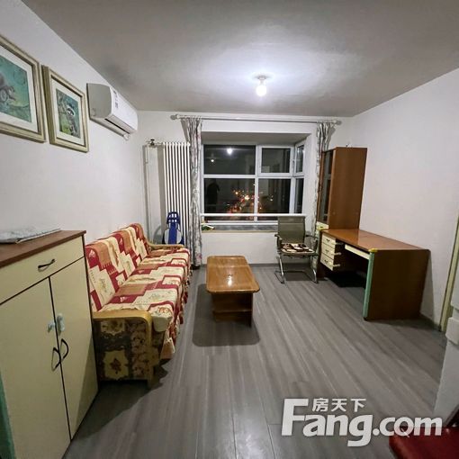 小园地铁站西侧电梯中楼层干净敞亮采光