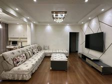 未来城华府精装3房2厅2卫,家具家电全配。拎包入住。