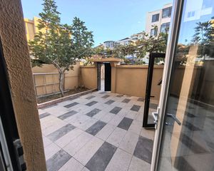 烟台大学旁一楼带院子新装修三居室