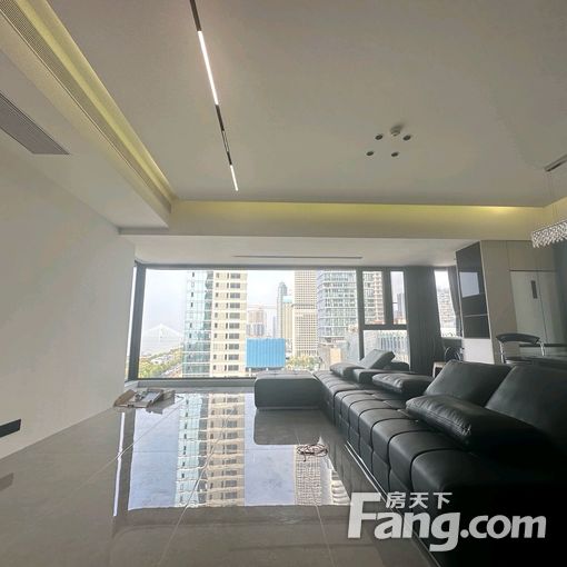 海珀御观 3室2卫1厅 143平精装修 10000元/月