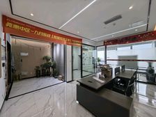 东江之星100方地铁口2+1格局带家具租金一口价3000