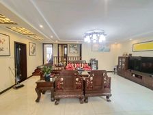 锦绣名园,精装,三室两厅两卫,140平,售160万,带大院子