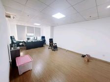 和荣大厦地铁口东南朝向面积580方单价1.69元/平/天