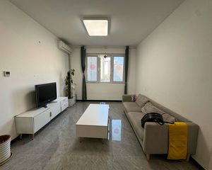 亦庄河西区,龙湖天街旁精装两居次新房,满五年,随时看房签约