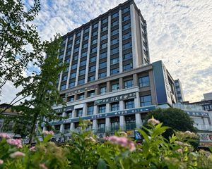 双流航都大街地铁口独栋酒店出售共111个房间价格2200W