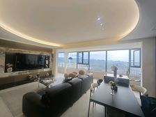 凯里市区。大横厅精装四房。房东一天没有住过。付款无要求。