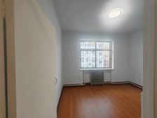 六中实验小学旁种子公司4/4层73㎡两居,送储间27.8万!