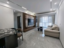 商贸城附近次新小区 配套成熟 全新三室拎包入住