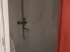 东风农场东风三村三楼56平28.8万拎包入住