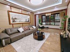 一楼带前后花园 证上127㎡ 实木家具 空调地暖