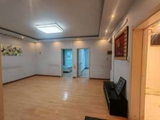 56.8万带20平车库!七中 黄金二楼三室 老证随时看