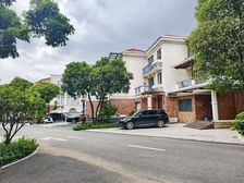 国际公馆边位别墅,位置安静,带三个车位