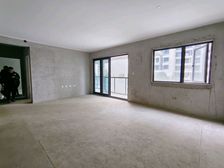 康健城对面 电梯小高层 标准大三房望中庭单价6000