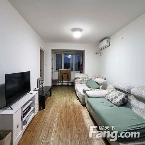 鑫源早市正对面坡下电梯房,快四总站最近的小区