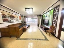 丹凤公园旁189平米,精装,三居,双卧客厅朝南售198万可聊