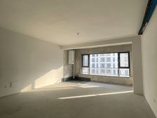 新华 熙湖名筑毛胚四室送车位送地下室新房手续看房方便