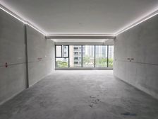 现房 小高层 两梯两户 四开间朝南 带车位 卧龙大道边