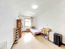 单价5千,无影潭公园旁,通透三室,户型方正,送储藏室中间楼层