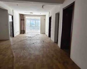业主急售 买一层赠一层 一楼带院 价可谈 看房方便