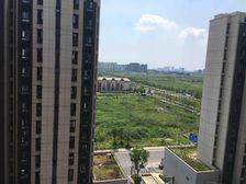 次顶楼 飞机户型精装三房 房东自住装修保养很好 置换急售