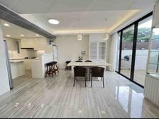 罕有2层独立洋房,特大花园,传统豪宅地段,名人聚居地