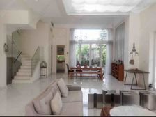 独立花园泳池洋房,邻近东铁,往返中港便利!