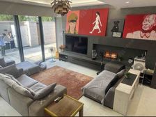 省税,公司转让!独栋洋房,邻近东铁,往返中港便利,靚裝!