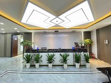 万达广场!东边正电梯口378平!冬不冷夏不晒!绝佳好位置!