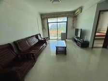 市中心地段电梯两房,南北通透装修,外地户口可以直接购买过户