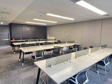 捡漏房!业主4折出售!江汉路 5A甲写180平精装 正看江景