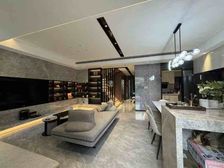 前后花园通透明亮 高职城大发书山境现代风精装下叠别墅188万