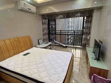 香颂里新上住宅性质单间 总价很便宜122万装修很好 看花园