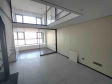 融创中心精装修LOFT诚意出售