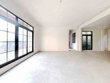 急卖合院 中间位置 南北大花园 双车库省税 低市场价 随时看