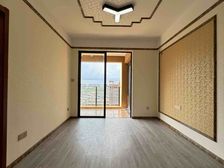 市一小旁边 万泉语润 电梯两房精装修 文化体育旁边 一楼架空