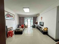 万江公园旁边 电梯三房126平朝东南