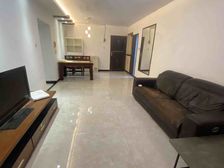 东湖花园精装88平米大2房急售110w随时可看房