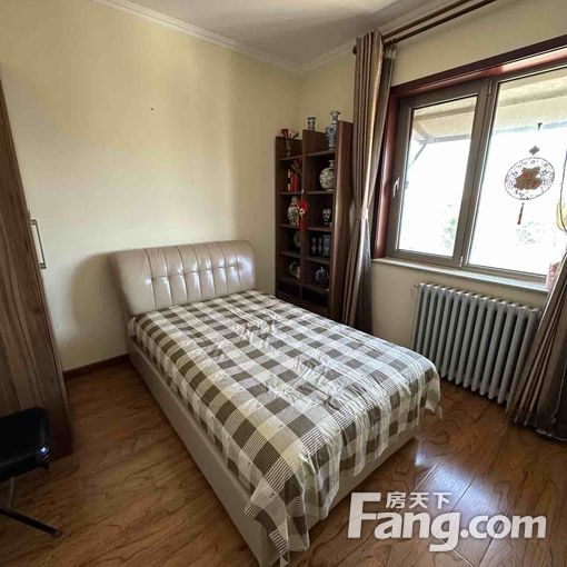 什刹海 黄城根 大红罗厂标准两居室 随时看房