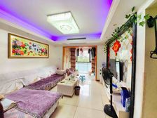 轻轨精装双卫三房 装修20万 生活配套方便 仅售66万