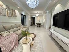 金科世界城大气三房两厅两卫,中间楼层,家具家电齐全