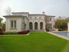 四期新上法式庄园!客厅挑空户型大气,占地 2千平