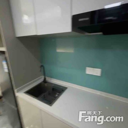 新出公寓押一付一免费健身房咖啡厅押一付一