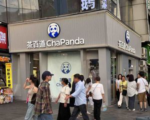 年租15万,成熟临街转角铺(茶百道)低于市场价,无中介费!