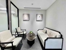 陕西南路地铁站,淮海国际广场135平精装修带家具出租,随时看