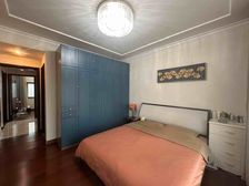 单价五千左右一平!业主精装四居室!老证全天采光!