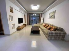 红谷新城 一楼送院子 南北通透 精装大三房 A户型 两房朝南